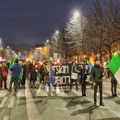 Fiaccolata per ricordare le Foibe: contestazione davanti al Politecnico