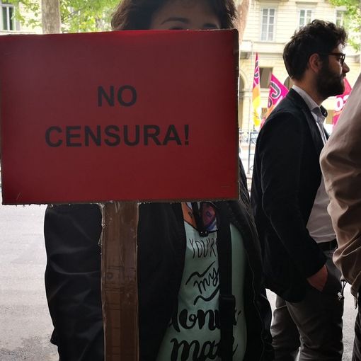 A Torino presidio per la professoressa siciliana sospesa: &quot;Libertà di insegnamento sotto attacco&quot; [VIDEO]