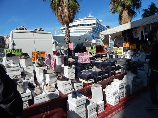 &quot;Il Mercato Riviera delle Palme&quot; torna in darsena a Savona