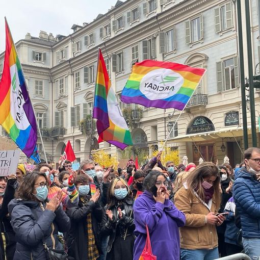 Corteo in piazza Carignano contro l'affossamento del ddl Zan