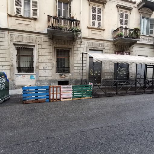 &quot;I nuovi dehors indecorosi e non sicuri&quot;: e a San Salvario la movida inghiotte 90 parcheggi