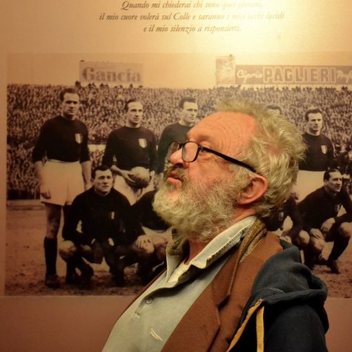 Tifosi armeni e l'ex direttore del Torino Film Festival in visita al museo della Leggenda Granata di Grugliasco