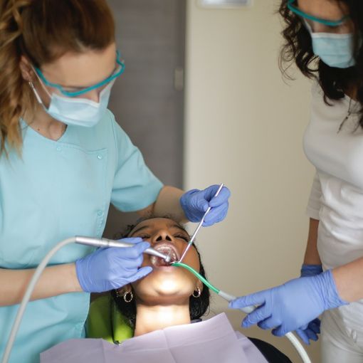 Implantologia a carico: scopriamo di cosa si tratta