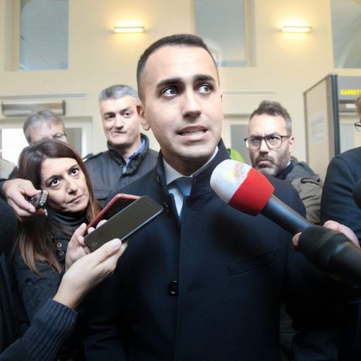 Di Maio venerdì a Torino, ma la maggioranza di Appendino non trova posto o diserta