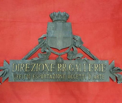 I carabinieri restituiscono alla Città Metropolitana targa in bronzo afferente la Direzione Regie Gallerie