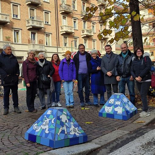 dissuasori 'artistici' in piazza paravia