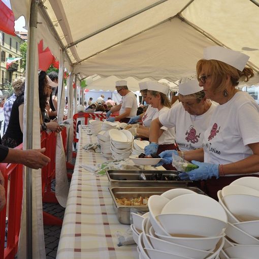 A Ivrea distribuite oltre 3000 Porzioni durante &quot;Primavera a Porta Torino. La Grande Zuppa di Pesce&quot;