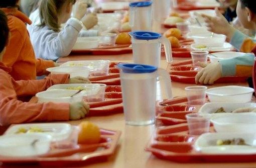 Il refettorio delle scuole di Torino ad uso esclusivo della mensa scolastica