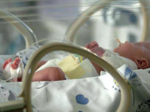 Neonata rischia di diventare cieca, salva grazie all'intervento dell'equipe medica all'Ospedale Maria Vittoria