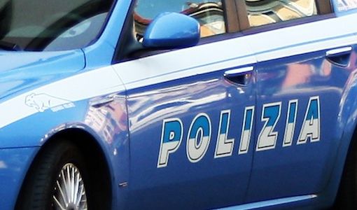 Aggredisce disabile per rapinarlo, 32enne arrestato