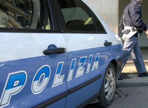 Gabonese ingoia ovuli di droga, arrestato dalla Polizia