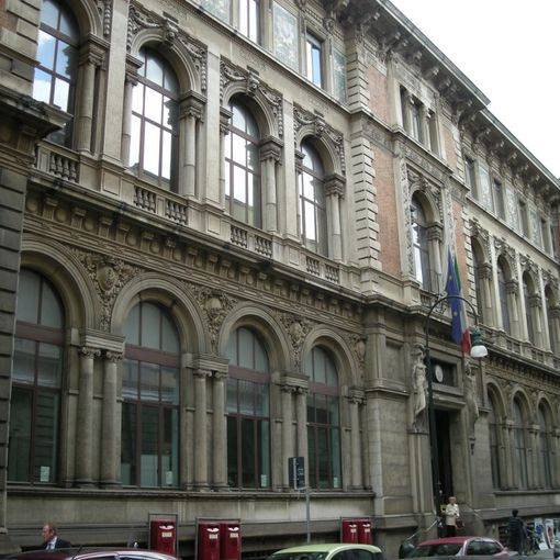 &quot;Robot's&quot; in mostra alle poste di via Alfieri a Torino