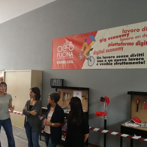 Un'officina per riparare le bici e sostenere i diritti dei rider (FOTO e VIDEO)