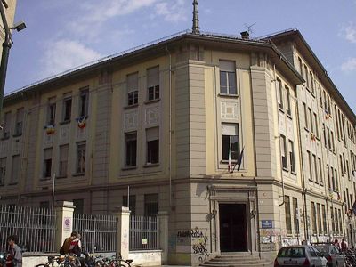 Daspo contro chi spaccia davanti alle scuole