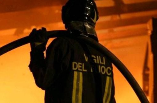 Rogo nel deposito, distrutti quattro bus turistici