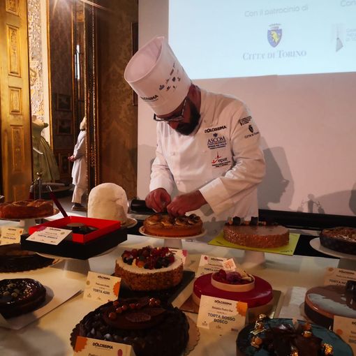 Tra panettoni al passito, frolla alla nocciola e gianduia i dolci piemontesi si mettono in vetrina a Torino