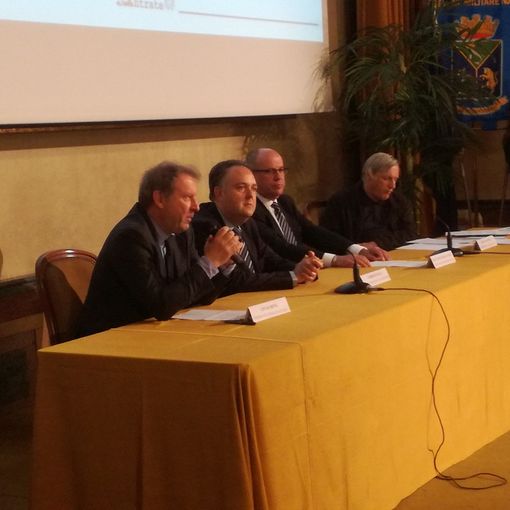Don Ciotti premia i ragazzi che studiano la legalità: &quot;Evadere è un furto, che impoverisce tutti&quot;