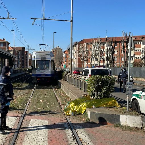 donna investita da un tram