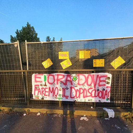 Ponte Mosca con cartelli di protesta