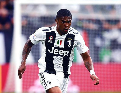 Ladri rubano nell'appartamento dell'ex Juventus Douglas Costa: bottino da 300mila euro