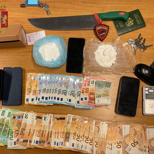 droga e soldi recuperati dalla Polizia