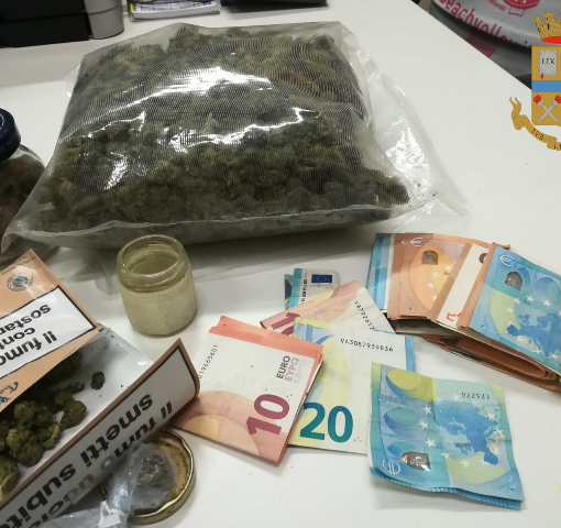 Scoperta un'impresa a conduzione famigliare, ma si occupava di marijuana: padre e figlio arrestati
