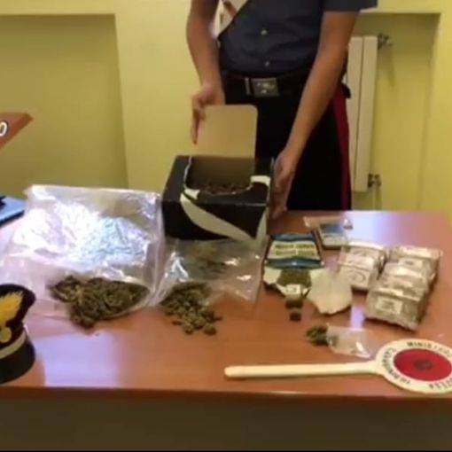 In casa nascondeva cocaina, marijuana e hashish: arrestato un operaio edile