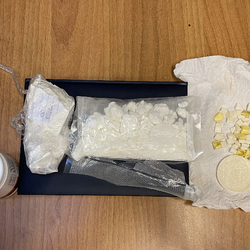 Droga sequestrata in casa di una donna