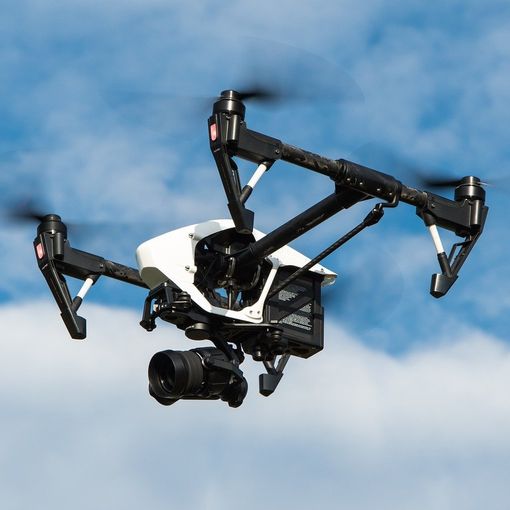 Ecco perché potrebbe servirti un drone aereocomandato: cos’è e come si usa