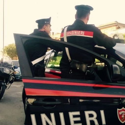 Incontra la fidanzata, ci trascorre la serata e poi ci litiga: sul viaggio di ritorno i carabinieri scoprono la sua evasione