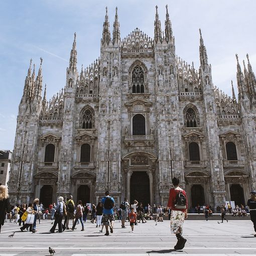 Il noleggio di auto di lusso a Milano: praticità, stile e convenienza in un unico servizio!