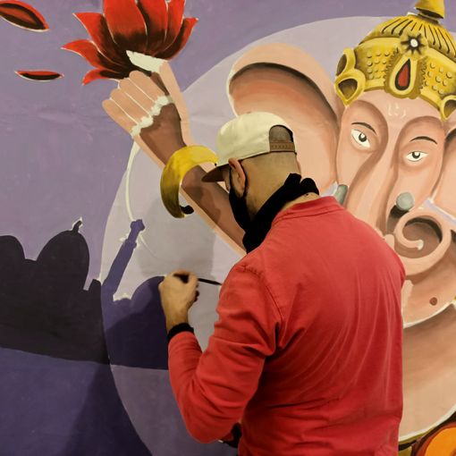 ENCS 18, artista di strada torinese, disegna Ganesha al Mao - Museo d'Arte Orientale