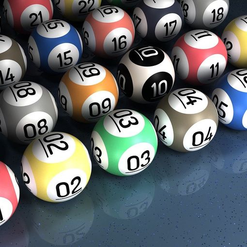 Tre ambi e un terno portano 23 mila euro a Piscina
