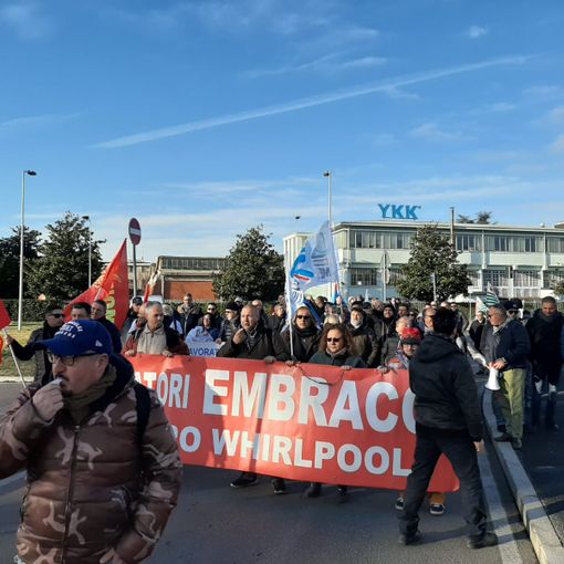 Ex Embraco, i sindacati avvertono: &quot;Da aprile a rischio la cassa integrazione per 400 lavoratori&quot;