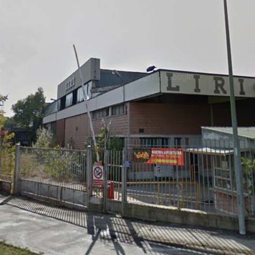 Rave party illegale con 400 giovani alla ex Liri di Nichelino