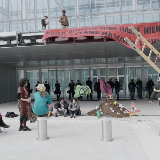 Extinction Rebellion, dopo il letame e l'ironia di Cirio arrivano le denunce. Gli attivisti: &quot;Capi d'accusa pretestuosi&quot;