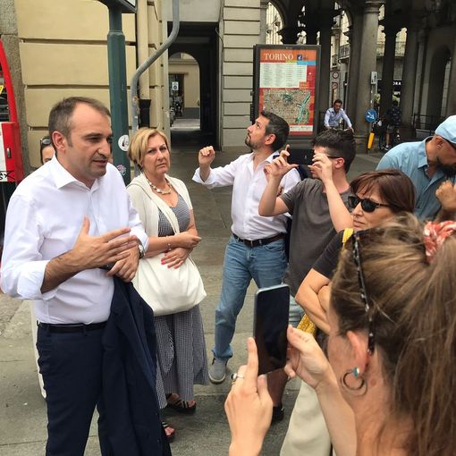 faccia a faccia lo russo-manifestanti