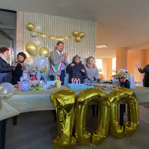 festa per i cento anni di età