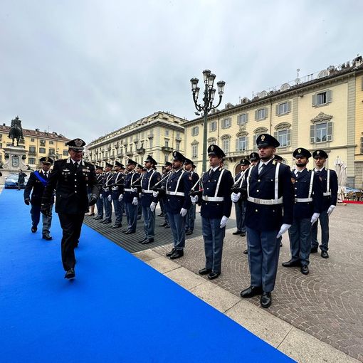 Schieramento di forze dell'ordine