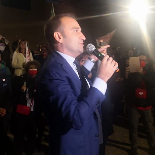 Stefano Lo Russo festeggia l'elezione