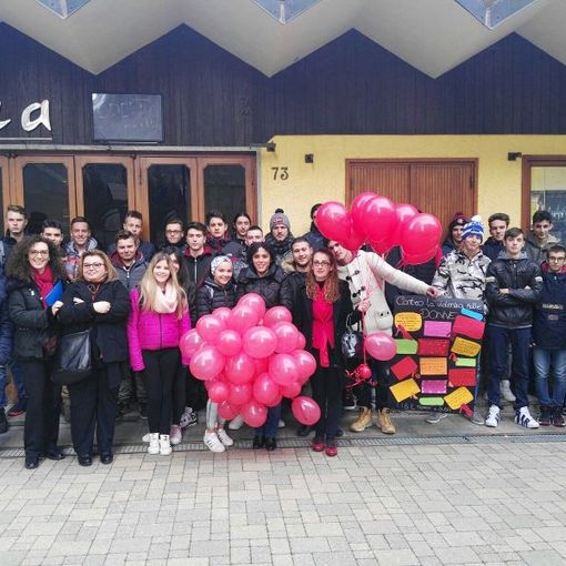 A Bardonecchia un “Fiore del Deserto” contro la violenza sulle donne