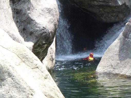 Valle d'Aosta: 35enne torinese trascinato dalla corrente, morto annegato