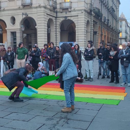 Torino in piazza contro il razzismo: &quot;La mafia è razzista, specula sui migranti&quot;