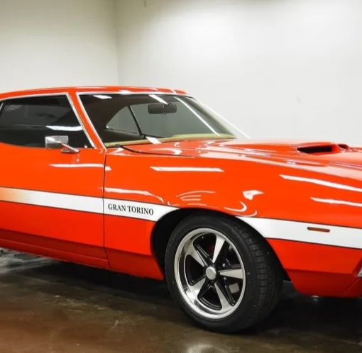 La leggendaria Ford Gran Torino (immagine tratta da autos.yahoo.com/)