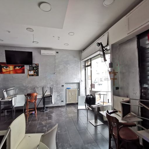 Sequestrati amplificatori e impianto acustico di un bar di via Spontini: la musica ad altissimo volume non faceva riposare i residenti