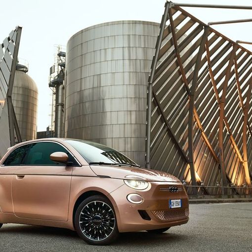 La centrale “Politecnico” di Iren co-protagonista della campagna di lancio della nuova Fiat 500 3+1 Full Electric