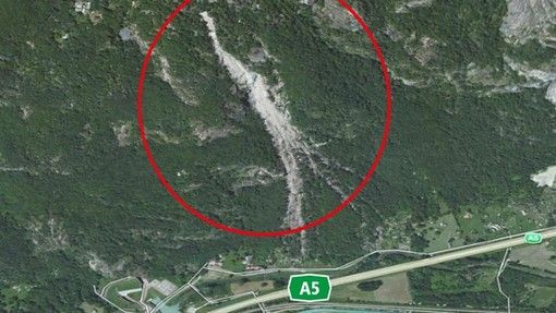 Torna il rischio frana sulla Torino-Aosta: circolazione bloccata tra Quincinetto e Pont Saint Martin. Poi la riapertura