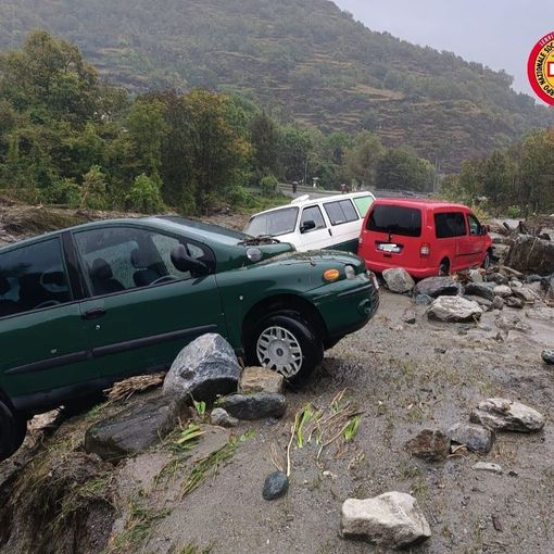 Maltempo, allerta arancione a Torino. Danni in val di Susa: crollano due ponti a Mattie, isolate 30 persone a Bussoleno