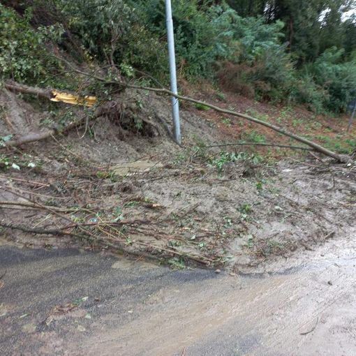 Crollo strada Sant'Anna, a metà dicembre il transito riprenderà regolare (foto di repertorio)