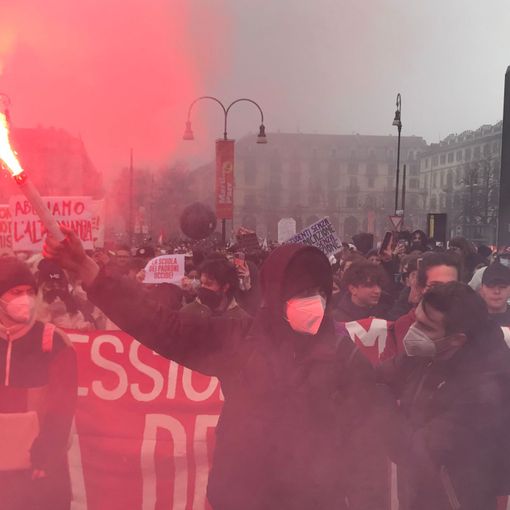 studenti in corteo nel centro di Torino